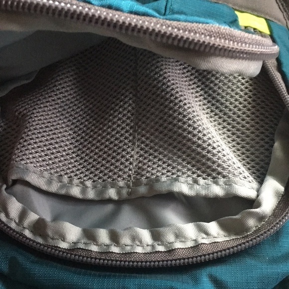 HIGH SIERRA HYDRAHIKE 2L Hydration Backpack Bag - Picture 7 of 8